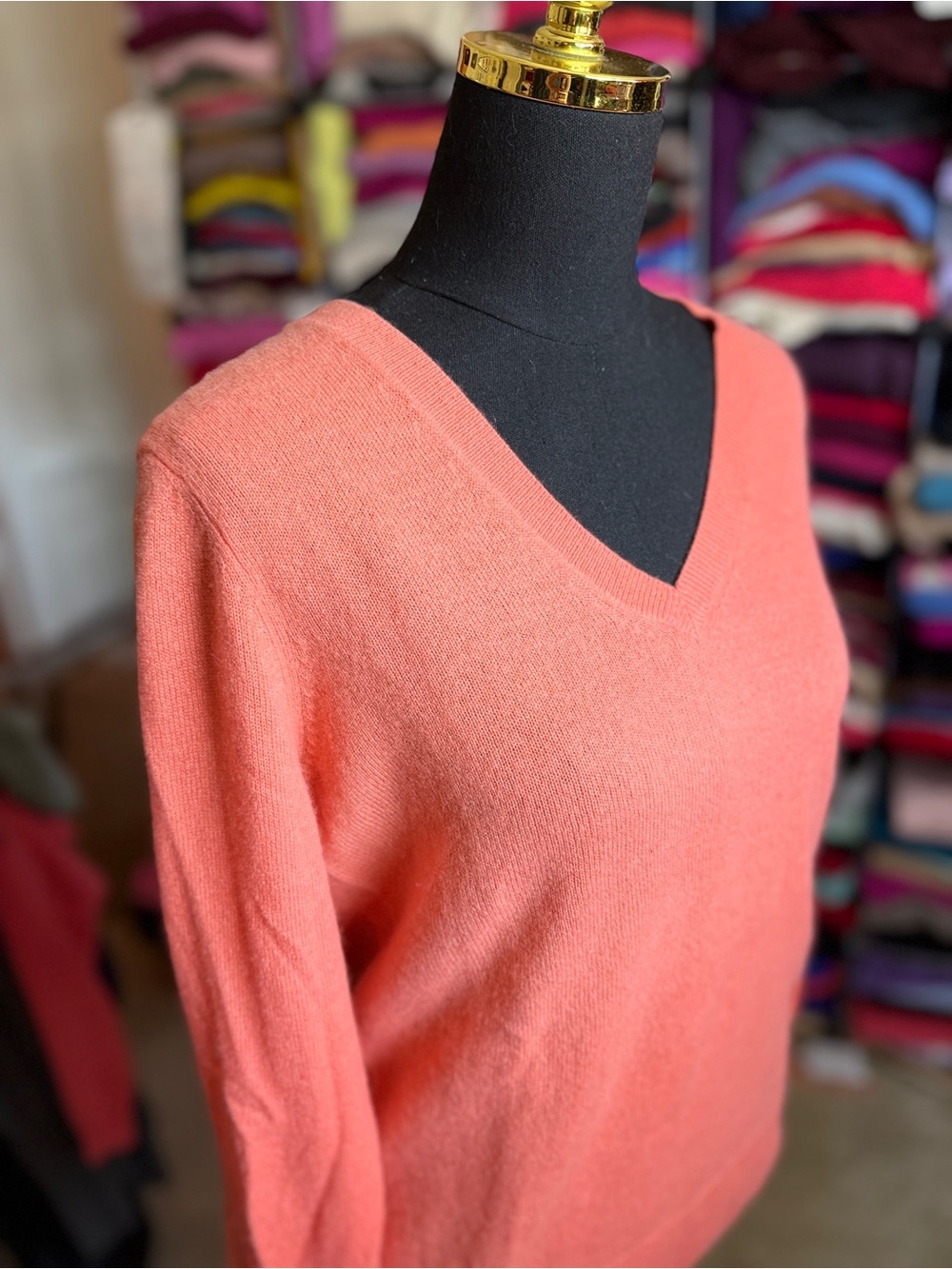 Women's V-Neck Cashmere Sweater - Coral Pink